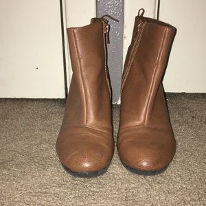 Tan ankle boots 👢